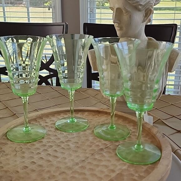 Uranium Glassware Stemware Wine Glasses - Picture 2 of 9